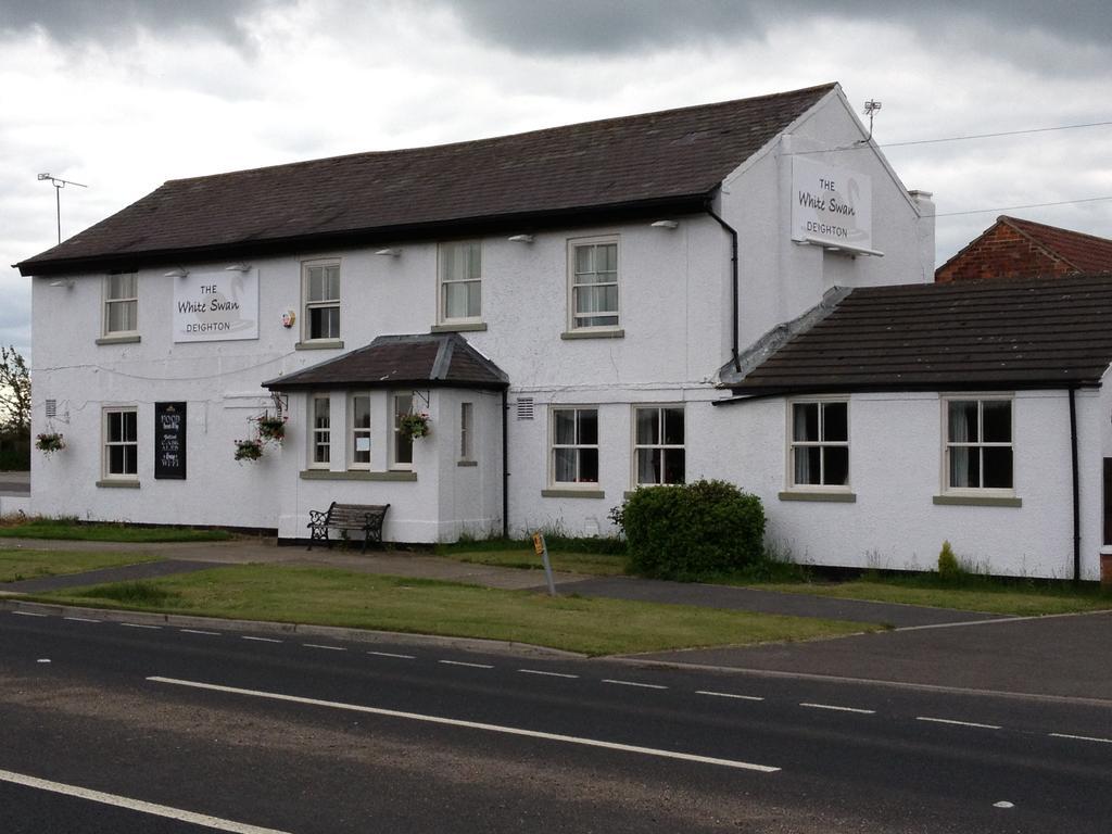 Hotel The White Swan Escrick Exterior foto